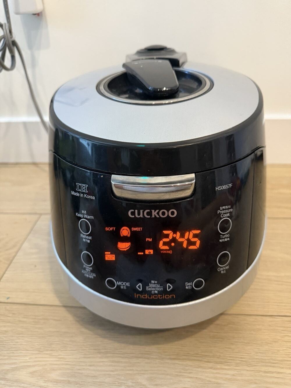CUCKOO Induction Rice Cooker CRP-HS0657F 12-Cup (Cooked) USED - WORKING